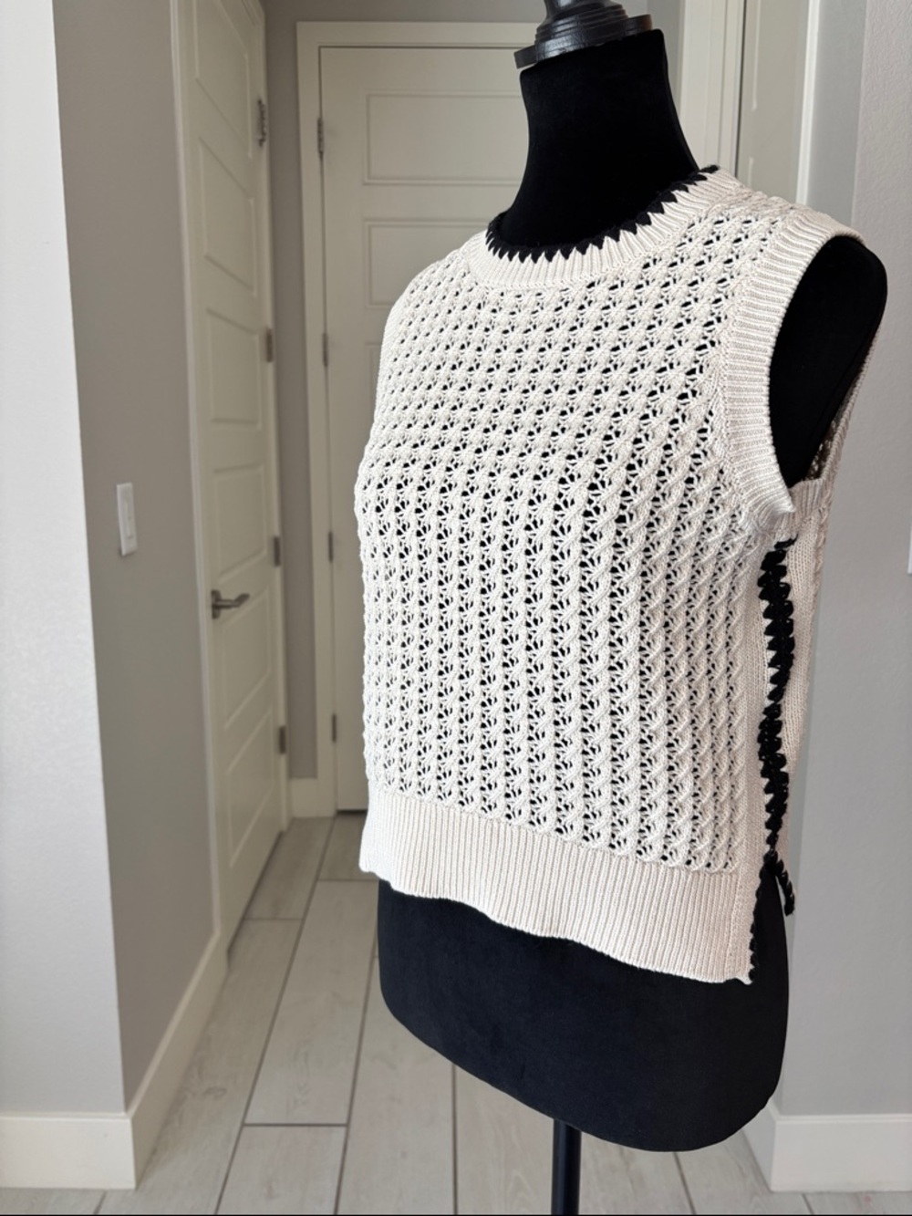 Varley Cream Crochet Knit Sleeveless Tank Top XS